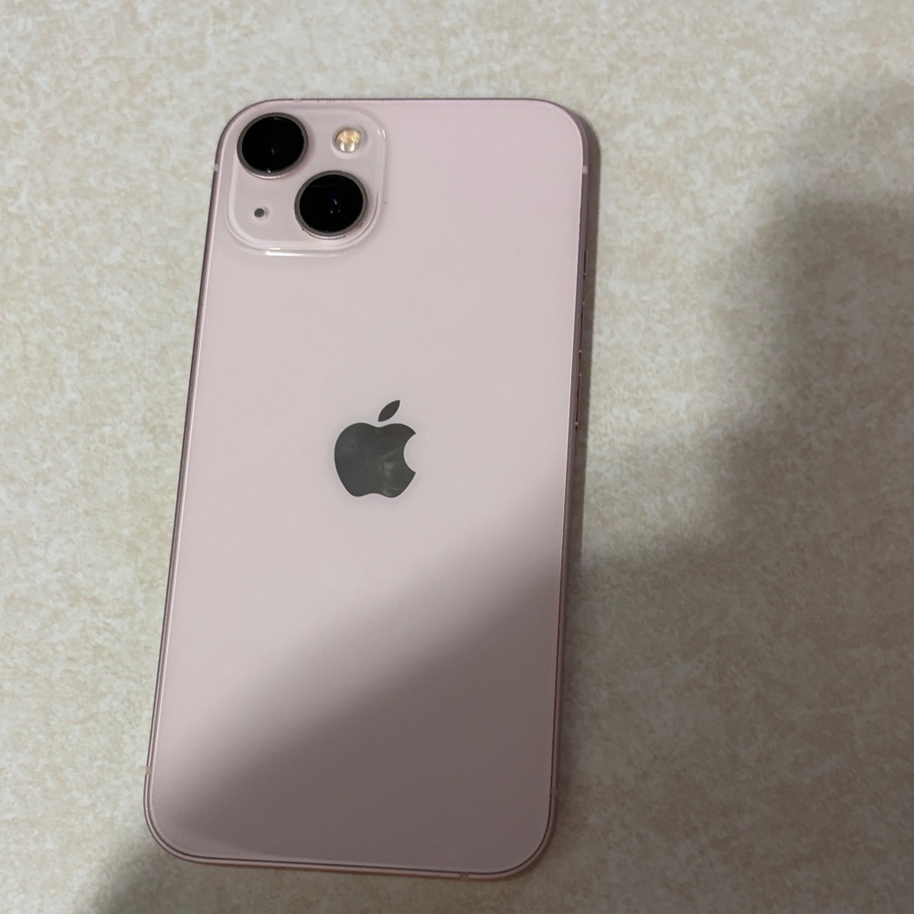 Apple iPhone 13
